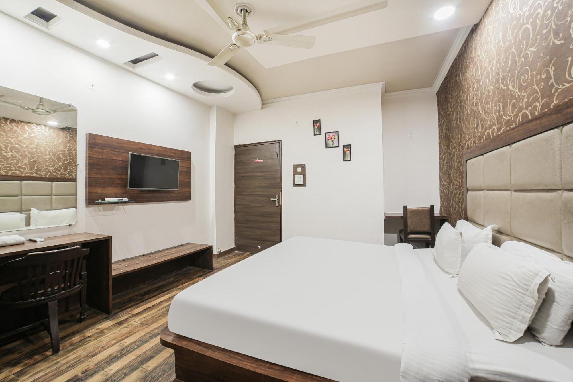 Townhouse Hollywood Heights Hotel Amritsar Exterior foto
