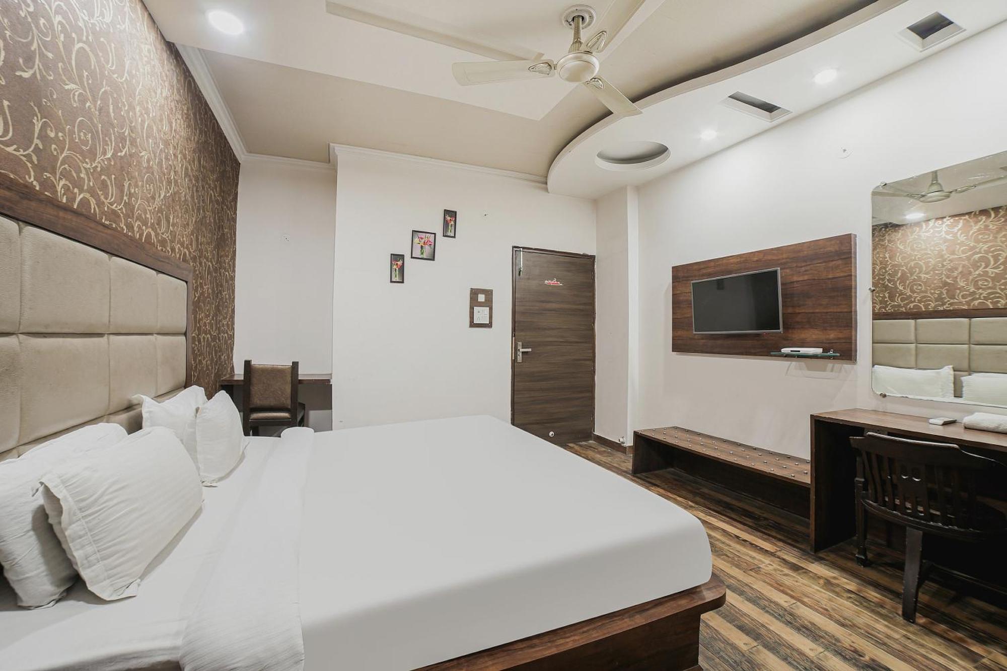 Townhouse Hollywood Heights Hotel Amritsar Exterior foto